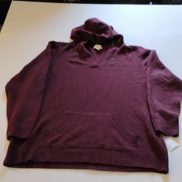XL Maroon Hoodie | Soft Knit Pullover | Kangaroo Pocket | Excellent Condition - Picture 2 of 5